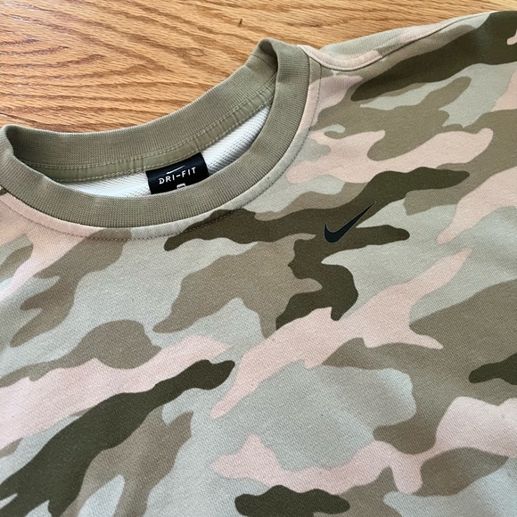 Nike Dri-Fit Cropped Sweatshirt - Picture 2 of 4